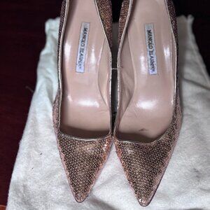 Manolo Blahnik rose gold sequin pumps39